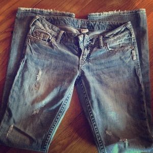 Super cute bootcut silver jeans!!